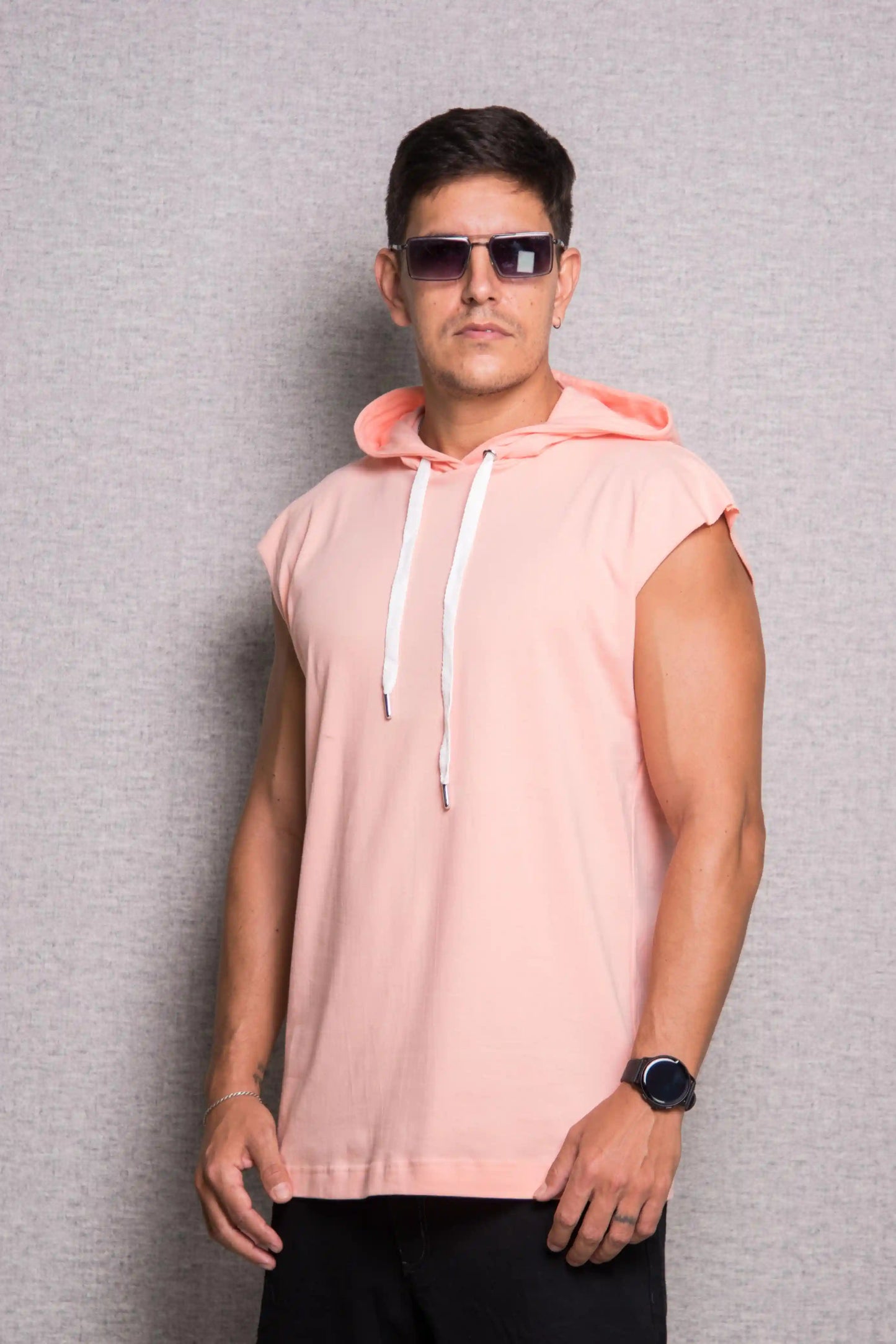MUSCULOSAS CON CAPUCHA