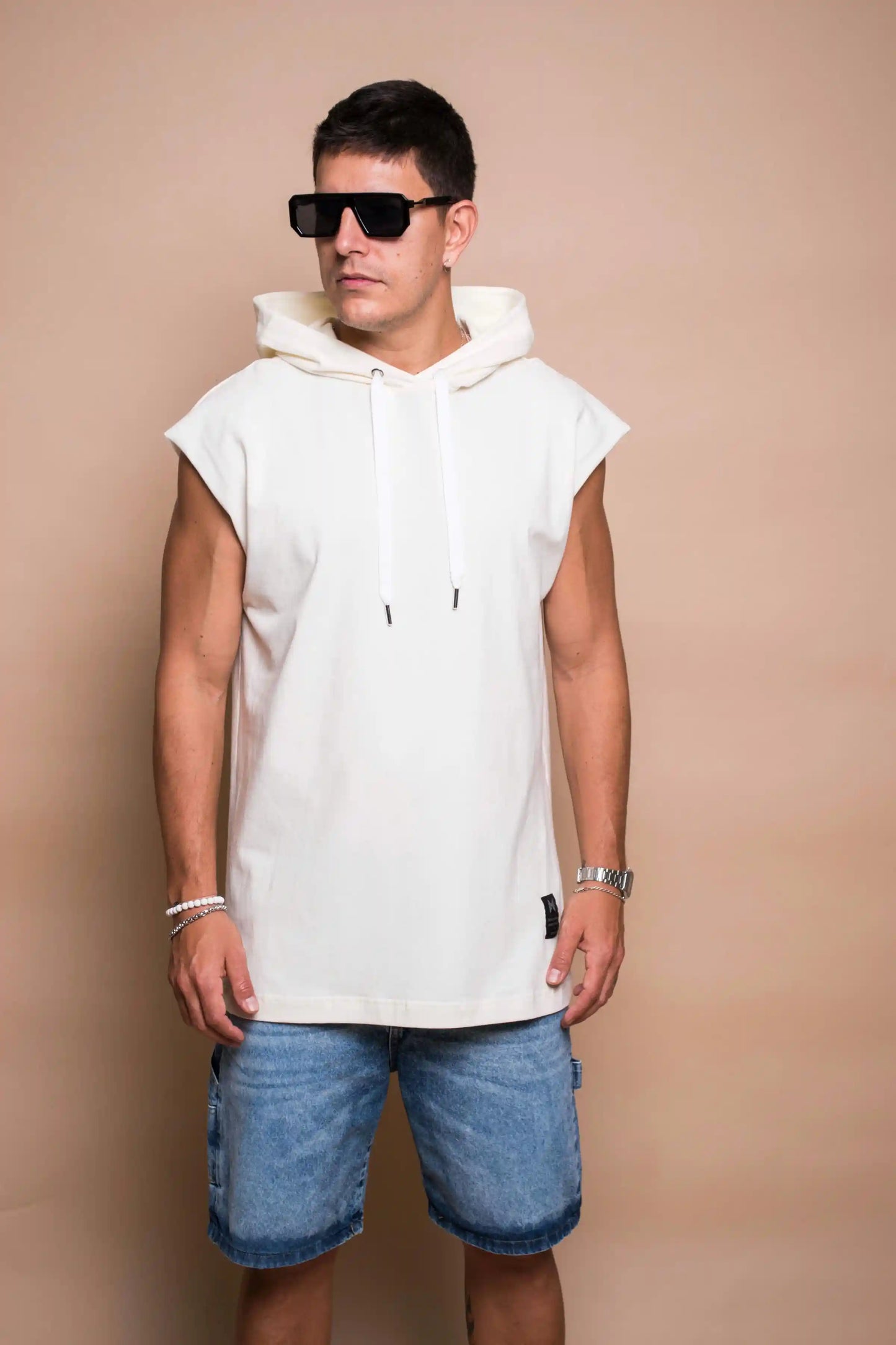 MUSCULOSAS CON CAPUCHA