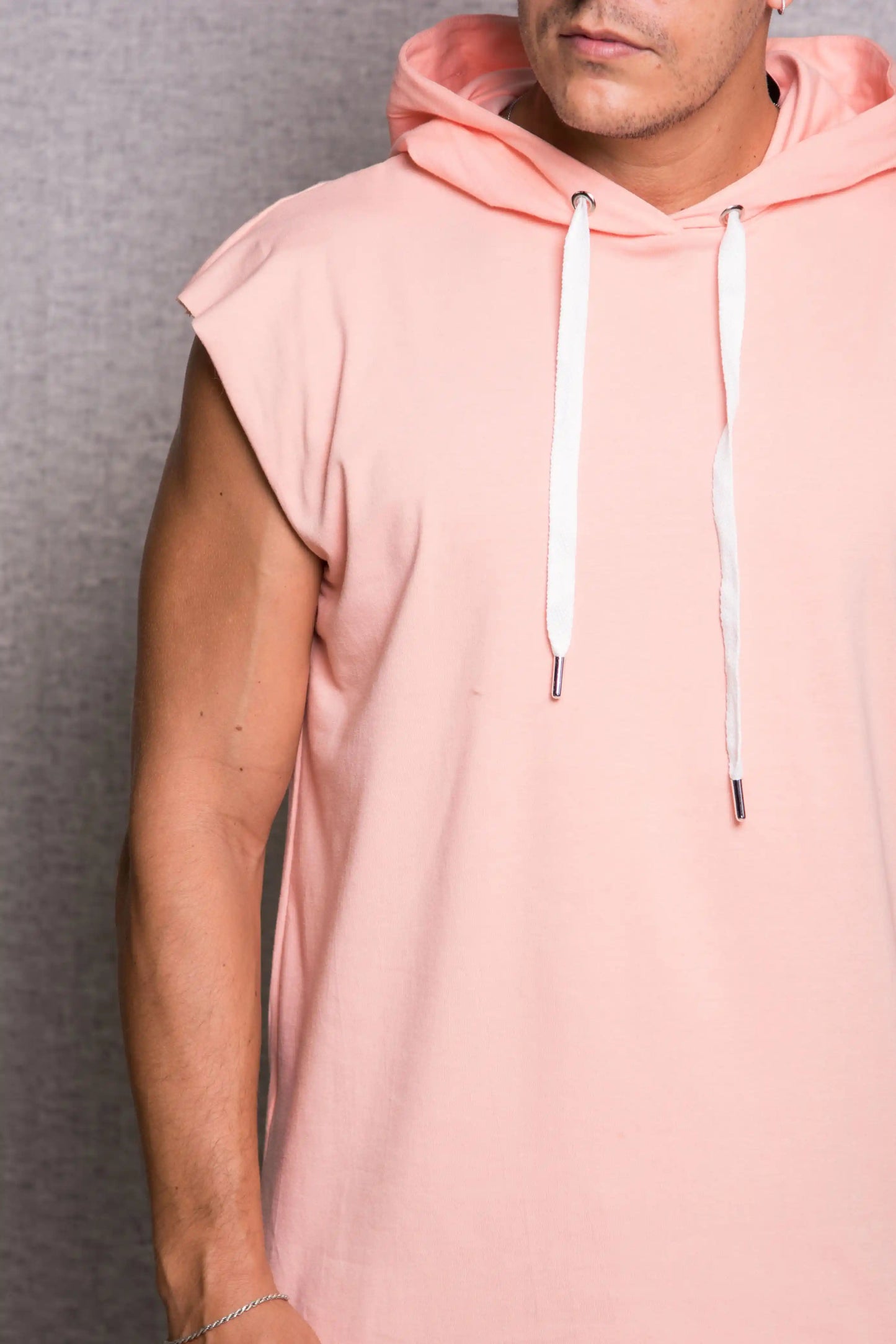 MUSCULOSAS CON CAPUCHA