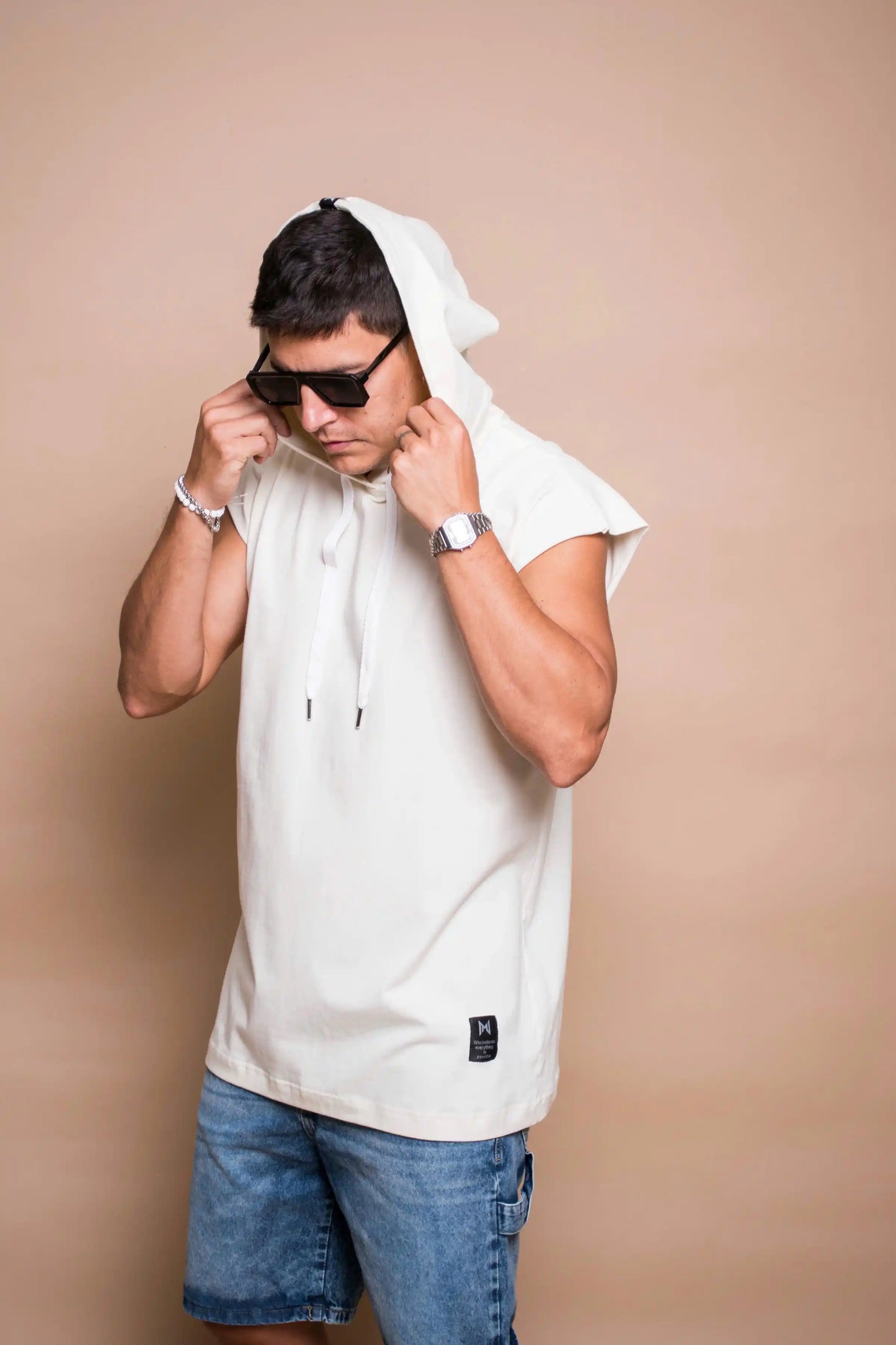 MUSCULOSAS CON CAPUCHA