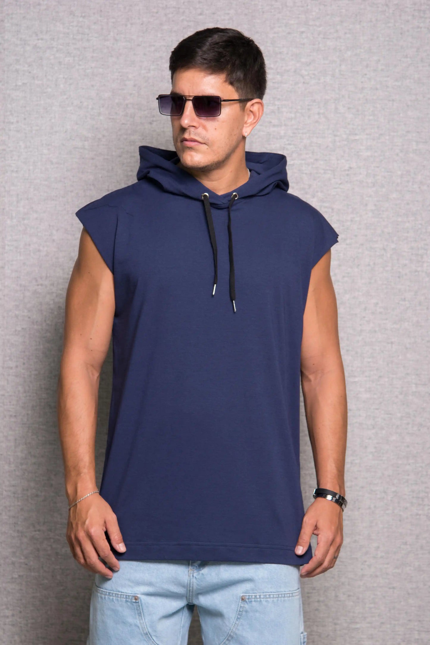 MUSCULOSAS CON CAPUCHA