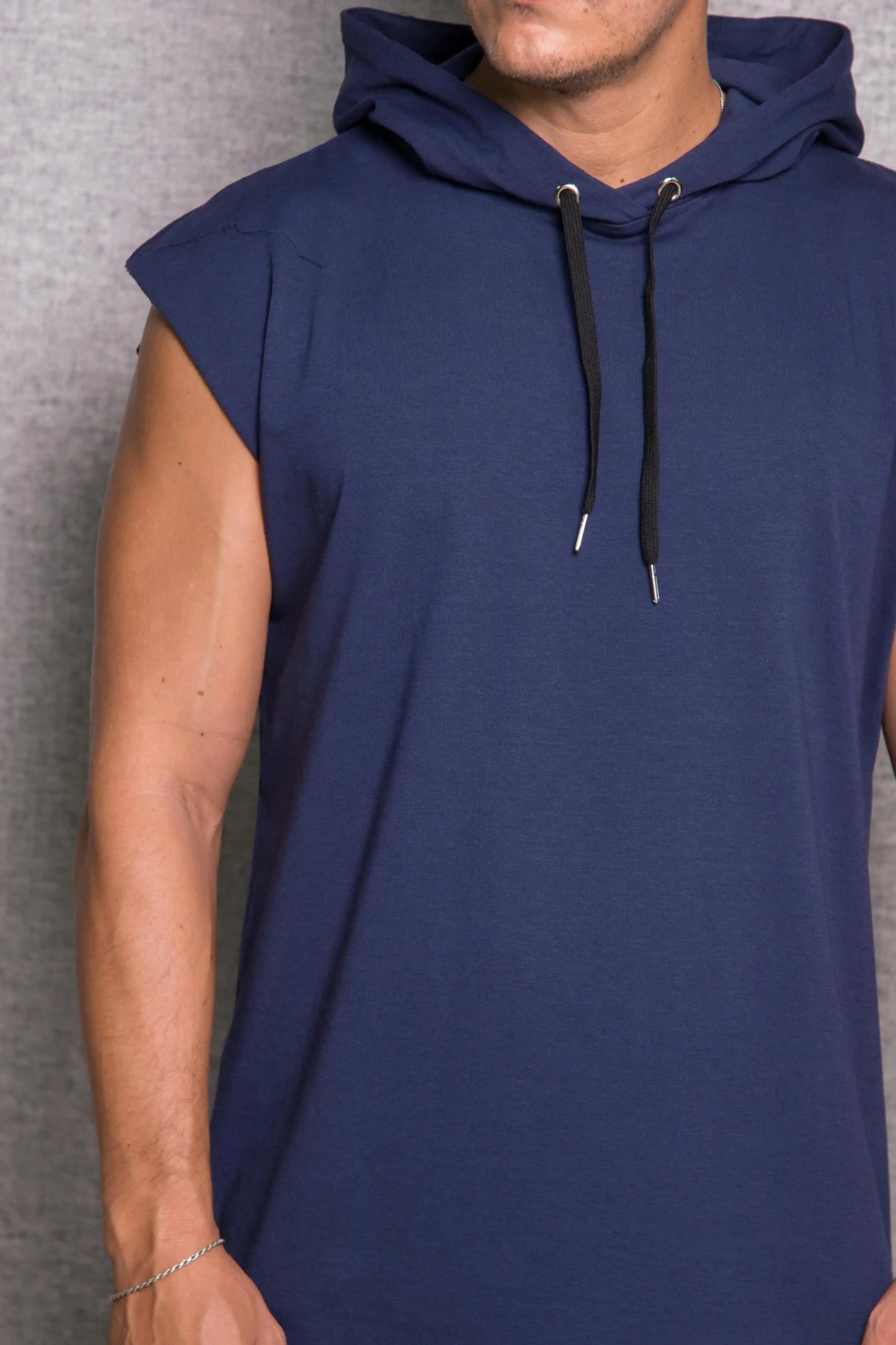 MUSCULOSAS CON CAPUCHA